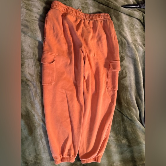 Under Armor orange cargo women sweatpants - Picture 2 of 8
